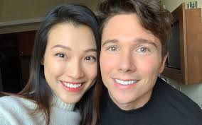 HOÀNG OANH MANG BẦU: tin tức Mới nhất Cận kề sinh nở, MC Hoàng Oanh vẫn đau  đầu vì chuyện về Việt Nam của ông xã: Nghe tâm sự của mẹ bầu