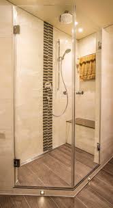 Dusche Mit Regenduschkopf Sitzmöglichkeit Und Boden In