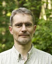 Ralph Engel Karlsruhe Institute of Technology (KIT) Ralph Engel studied  physics and mathematics at University of Leipzig and obt