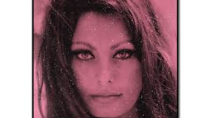 Dreamland”, la mostra che omaggia il fascino sognante delle dive di  Hollywood