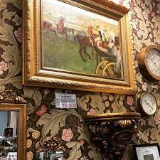 素敵な絵画も販売してます アントワーヌヤカンヒコウ アンティーク インテリア 絵画 ウィリアムモリス アクセントクロス カーテン 壁紙 リフォーム もやってます アンティーク 絵画 壁紙