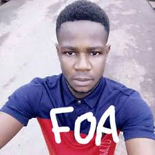 my phone fell into the water and I gave it to a plumber but, he couldn't  repair it. please who should I give again?📖👓😵💭