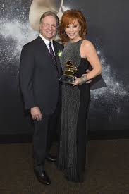 They are drawn by movement on the surface. Reba Mcentire Brought New Boyfriend Skeeter Lasuzzo To 2018 Grammys Who Is Reba Mcentire Dating
