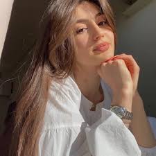 Lacey Mills (@LaceyLou14)