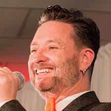 Preparing for a VIP with a sweet tooth and a tight schedule. His robe?  Monogrammed, of course. 🪡