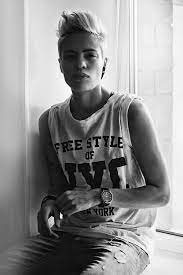 Masculine Of Center Androgynous Girls Androgynous Women Androgynous