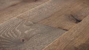 Burnsteads Designers Love This Flooring Brushed Oak Silverback Kentwood Floors Engineered Wood Engineered Wood Floors Oak