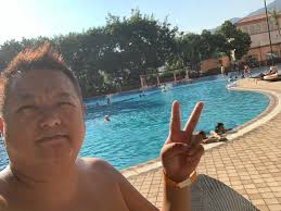 像拿奧運金牌一樣！哈哈哈哈▫️ #好拍檔@hazelgingerchan ▫️ ▫️ ▫️ ▫️ ▫️ #侯嘉英#brianhau #busking  #guitar #singing #outdoors #singersongwriter #音樂#音樂人#唱作人