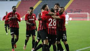 The clubs plays in red and white kits, and have done so since their formation in 1965. Gazisehir Gaziantep 1 Boluspor 0 Mac Sonucu