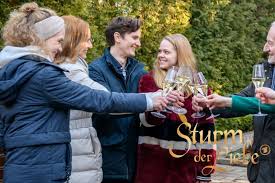 Sturm der liebe gestern verpasst. Sturm Der Liebe Ausstieg Schockt Fans Lucy Verlasst Furstenhof Tag24
