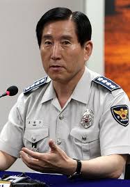 Constable Ken Lam is "very selflessly saying he doesn't deserve all the  credit," Deputy Police Chief Peter Yuen said.