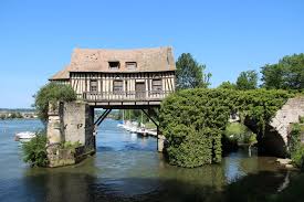 Le Vieux Moulin De Vernon Dans Le Departement De L Eure Et La Region Haute Normandie Aux Portes De La Normandie Vacances Normandie Normandie Ville France
