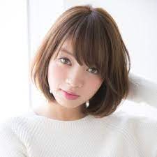 どんな顔型にも似合う 小顔とモテが狙える殿堂入り人気ボブ マキアオンライン maquia online 長めのボブヘアカット 髪型 ヘアスタイル