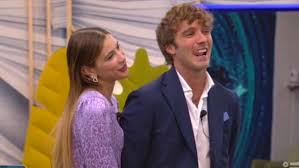 Parliamo ovviamente di clizia incorvaia e paolo ciavarro, che dopo settimane di attrazione reciproca si sono scambiati il primo bacio nella casa. Gf Vip Amore Al Capolinea Tra Clizia Incorvaia E Paolo Ciavarro La Verita