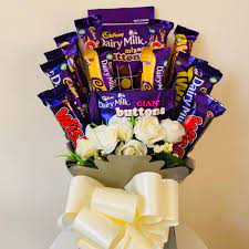 Cadbury Buttons Roses Chocolate Bouquet Chocolate Bouquet Diy Diy Chocolate Gift Birthday Candy Bouquet