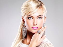 Deborah Pretty's Instagram, Twitter & Facebook