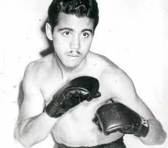 De mensajero y vendedor de zapatos a convertirse en el mayor ídolo del  boxeo mexicano. Así de grande fue el salto del Ratón Macías, porque era muy  bueno… ¡y no solo en