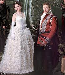 Snow white wedding dress snow white dresses snow wedding once upon a time snow white costume white costumes ouat snow white snow and charming foto poster. She S Bagged Her Prince Charming Once Upon A Time Co Stars Ginnifer Goodwin And Josh Dallas Enjoy Snow White Wedding Disney Wedding Dresses Snow And Charming