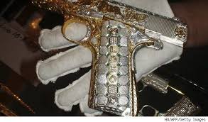 Eroin ve kokain dağıtımı yapmaktan, kaçak silah bulundurmak ve kara para aklamaya kadar pek çok suçtan hüküm. El Lobo S Diamond Studded Guns The Goodie Bag Blog