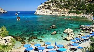 Θήρα ) and classic greek thera (english pronunciation / ˈ θ ɪər ə /), is an island in the southern aegean sea, about 200 km (120 mi) southeast from the greek mainland. TuriÈ™tii Care Vin Din Grecia Trebuie SÄƒ Intre In CarantinÄƒ 14 Zile DacÄƒ Nu Sunt VaccinaÈ›i Noua ListÄƒ A Statelor Cu Risc Epidemiologic A Intrat In Vigoare La Miezul NopÈ›ii