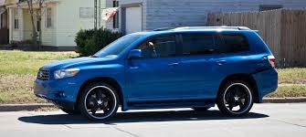 Car Black And Blue Rims Blue Toyota Highlander With Custom Black Rims Toyota Highlander Toyota Black Rims