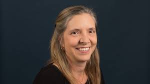 Kerry Kinney's Instagram, Twitter & Facebook