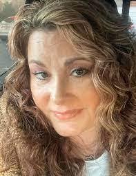 Shannon Morford's Instagram, Twitter & Facebook