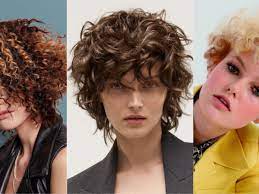 Passer aux cheveux courts marque souvent un nouveau départ. Coupes De Cheveux Nos Idees Pour Les Cheveux Courts Et Boucles Femme Actuelle Le Mag