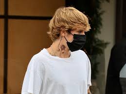 Listen to justin bieber on spotify. Justin Bieber Got A New Neck Tattoo His Mom Does Not Approve Teen Vogue
