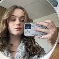 Anna Michelle's Instagram, Twitter & Facebook