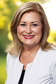 How did Thomas Cushman arrive in the New World?