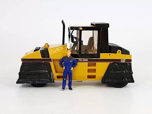 Caterpillar PF300B Pneumatic Roller