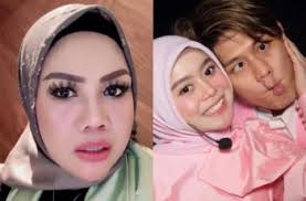 Kemistri mereka yang gemas, sukses buat netizen berharap agar lesti dan rizky billar berjodoh. Kesal Dihujat Karena Sebut Leslar Cuma Settingan Elly Sugigi Balas Menohok Matamata Com