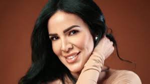 Estilista lanza en Miami línea de productos para cuidado de la piel