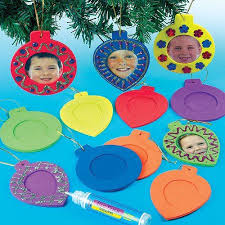 Moosgummi Bilderrahmen Weihnachtskugeln F R Kinder Zum Basteln Und Als Baumschmuck Basteln Weihnachten Weihnachtsbasteln Krippe Weihnachten