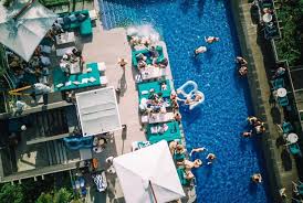 Situated on top of the national gallery is the bar, 'smoke & mirrors'. 25 Best Rooftop Bars For Drinks With A View In Singapore Sg Magazine Online