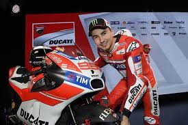 Jorge lorenzo has decided against a shock ducati return for the 2020 motogp season and told honda he will instead see out his existing contract, autosport has learned. Claudio Domenicali Ceo Of Ducati Thinks That Jorge Lorenzo Can Win More Casey Stoner With The Italian Brand The Spaniard Will Be T Moto Sportive Fle Sportif