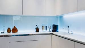 White subway tile backsplash ? Splashbacks Prestiglass Ie