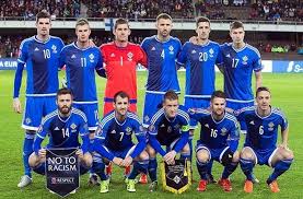 In der qualifikation zur europameisterschaft 2012 erreichte estland als gruppenzweiter der gruppe c die relegationsspiele. Um Diese Trophae Kampfen 24 Teams Bei Der Fussball Europameisterschaft In Frankreich Ab 10 Juni Stuttgarter Zeitung