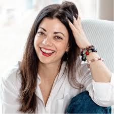 Claudia Mateus's Instagram, Twitter & Facebook