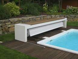 Un tablier composé de lames pvc haute qualité. Volet Ou Bache Piscine Avec Banc A Faire Soit Meme Zwembad Dekken Zwembad Achtertuin Tuin Zwembad