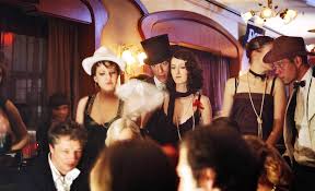 Wie ein flapper aus den 1920er jahren anziehen #1920er #anziehen #flapper #jahren. Berlin Wie In Den 1920ern Shoppen Trinken Und Erleben Wie Damals