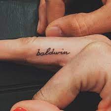 Ireland Baldwin Name Finger Tattoo Finger Tattoos Name Tattoo On Finger Tattoo 101