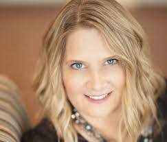 Danielle Birch's Instagram, Twitter & Facebook