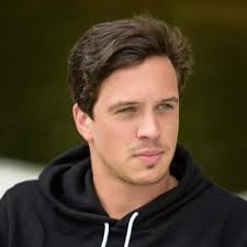 Daniel Martine (@dmartini16)