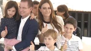 Ricardo anaya, ex contendiente a la presidencia por parte del pan) respondió a la retórica del presidente amlo y dieron publicidad a grupo modelo. Voto Ricardo Anaya En Queretaro