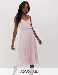 As this dress code sits a notch above cocktail attire and just below formal attire, it is appropriate to wear a smart cocktail dress, jumpsuit, or long, dressy skirt and top. Image Alternatetext Maxi Dress Prom Cami Midi Dress Spring Wedding Guest Dress