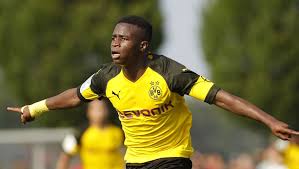 Jun 25, 2021 · thema: Moukoko Zerlegt Schalke Bvb Juwel Spielt Im Derby Gross Auf German Site