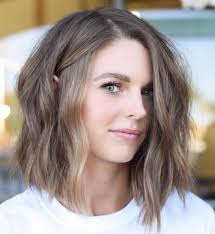 The neck length haircut starts off longer in the front and gradually tapers towards the back, forming a swooping shape. 25 Best Variations Of The Shoulder Length Bob In 2021