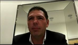 Compartí con jóvenes becarios de “Mil Sueños por Cumplir” la importancia de  perseguir sus sueños sin miedo, con disciplina y creyendo en ellos mismos  para alcanzarlos.